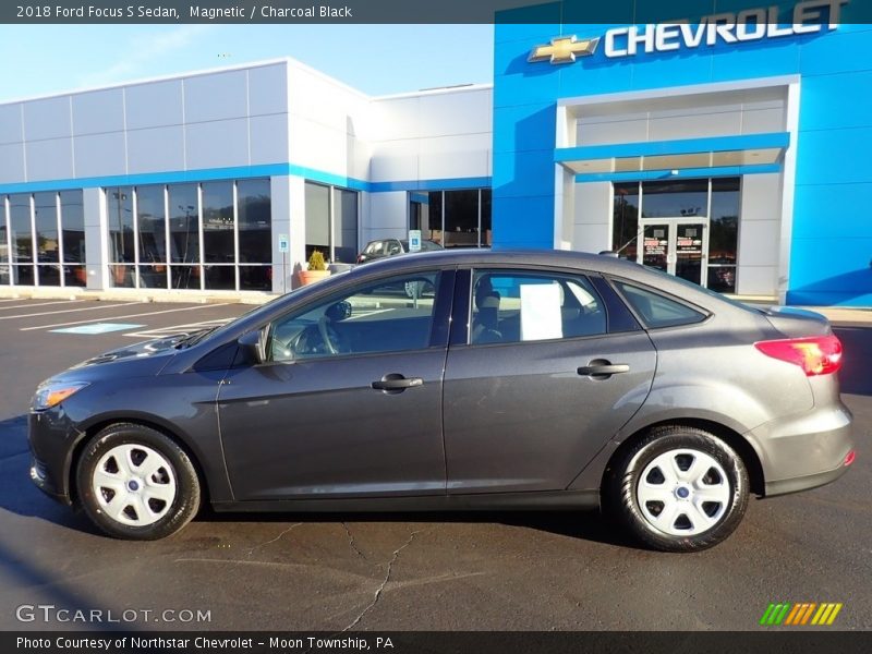 Magnetic / Charcoal Black 2018 Ford Focus S Sedan