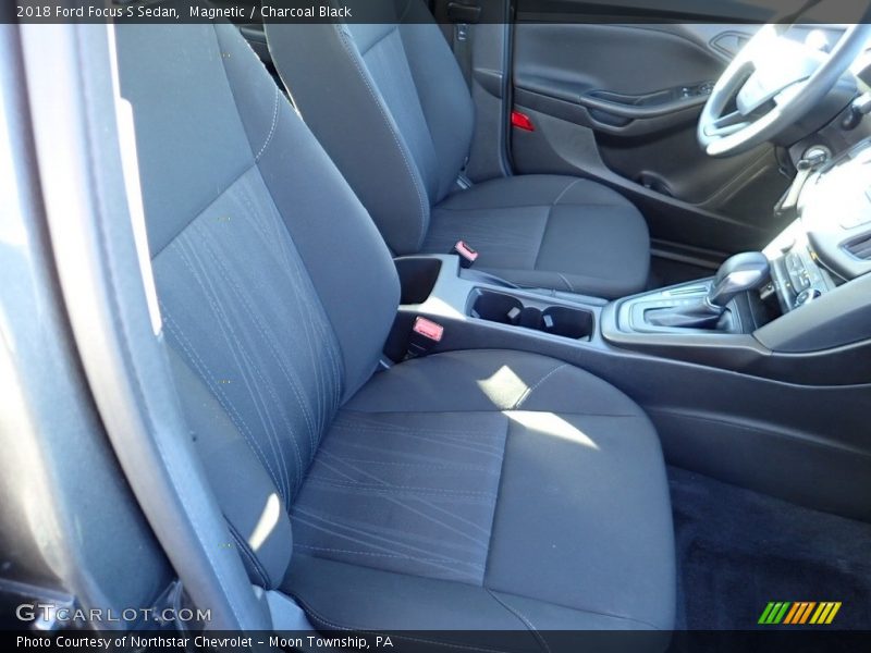 Magnetic / Charcoal Black 2018 Ford Focus S Sedan