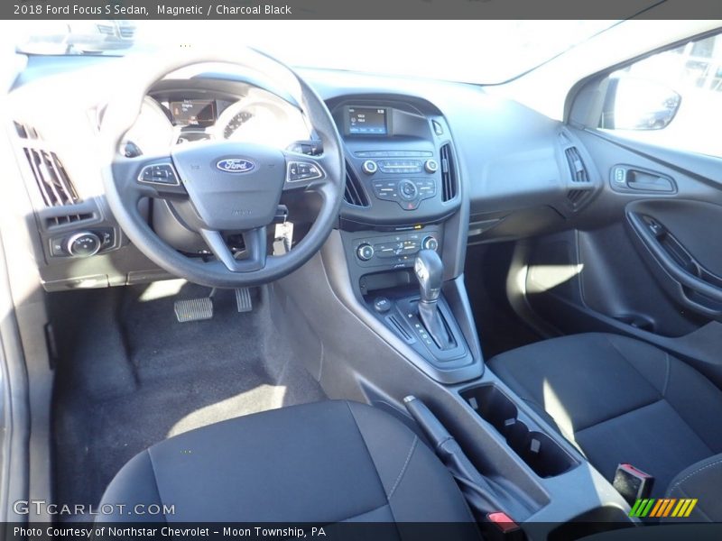Magnetic / Charcoal Black 2018 Ford Focus S Sedan