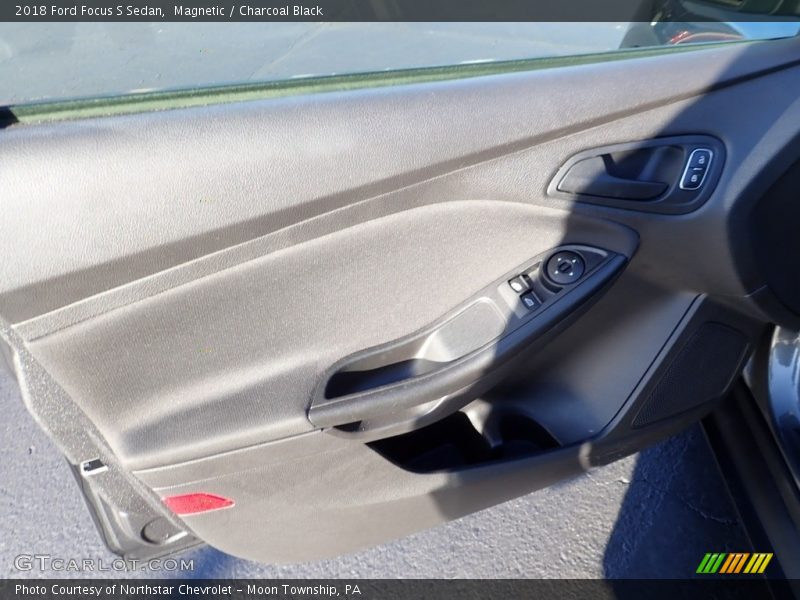 Magnetic / Charcoal Black 2018 Ford Focus S Sedan