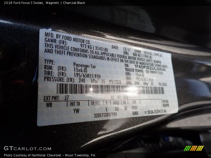 Magnetic / Charcoal Black 2018 Ford Focus S Sedan