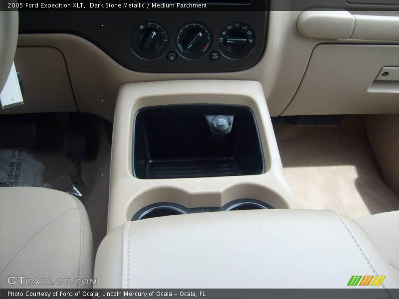 Dark Stone Metallic / Medium Parchment 2005 Ford Expedition XLT