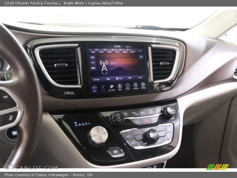 Bright White / Cognac/Alloy/Toffee 2018 Chrysler Pacifica Touring L