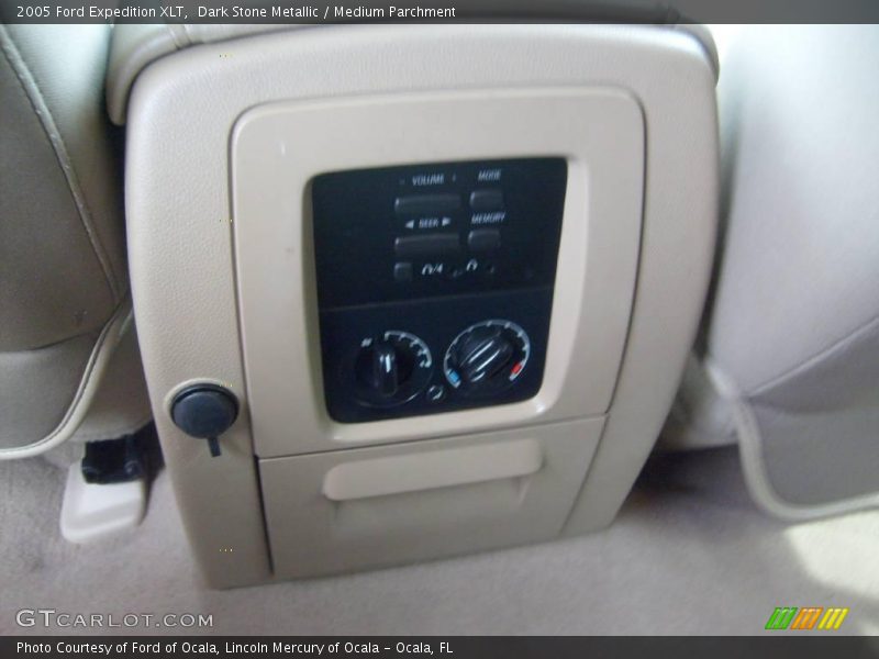 Dark Stone Metallic / Medium Parchment 2005 Ford Expedition XLT