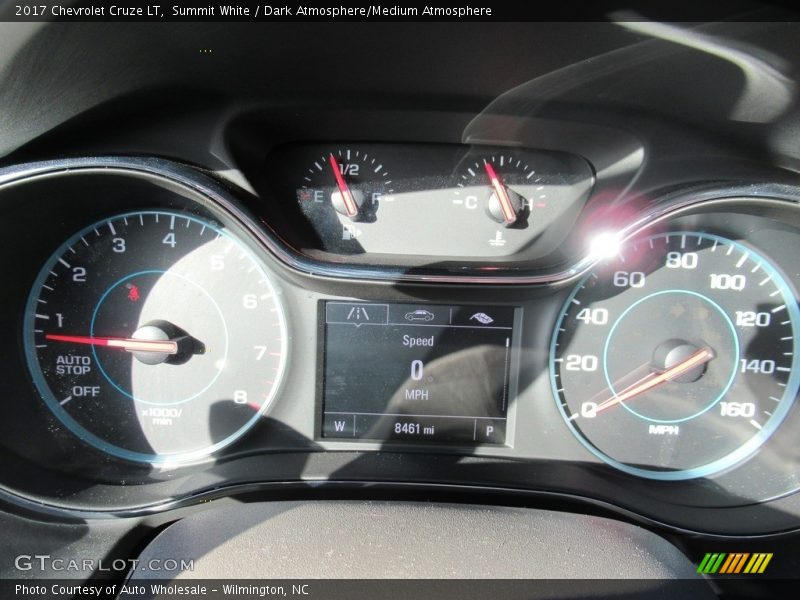 Summit White / Dark Atmosphere/Medium Atmosphere 2017 Chevrolet Cruze LT