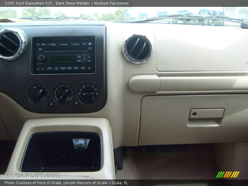 Dark Stone Metallic / Medium Parchment 2005 Ford Expedition XLT
