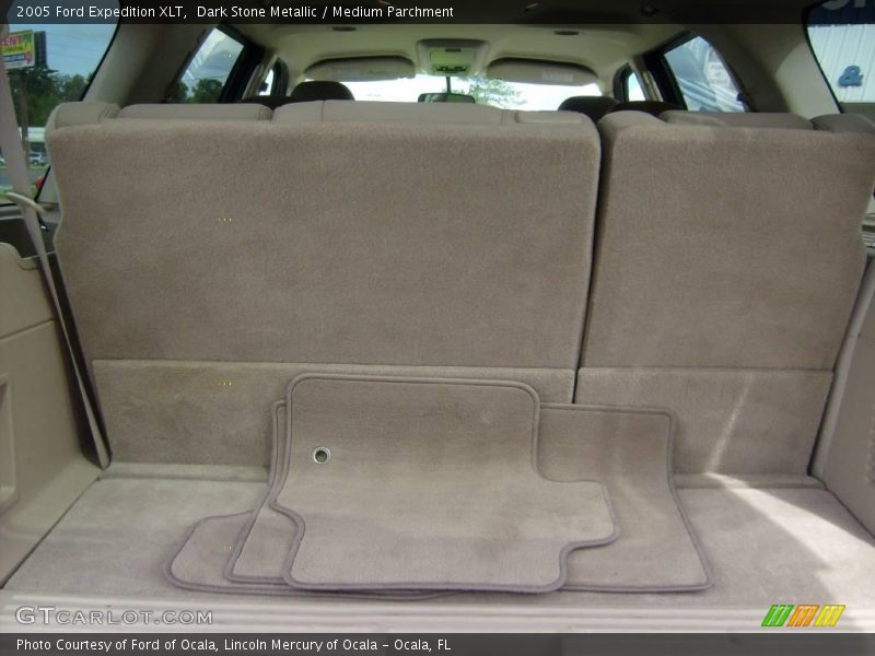 Dark Stone Metallic / Medium Parchment 2005 Ford Expedition XLT