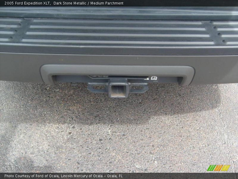 Dark Stone Metallic / Medium Parchment 2005 Ford Expedition XLT