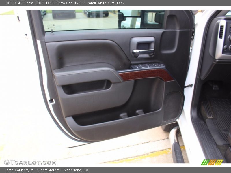 Door Panel of 2016 Sierra 3500HD SLE Crew Cab 4x4