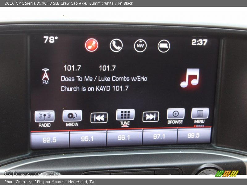 Controls of 2016 Sierra 3500HD SLE Crew Cab 4x4