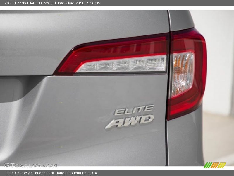 Lunar Silver Metallic / Gray 2021 Honda Pilot Elite AWD