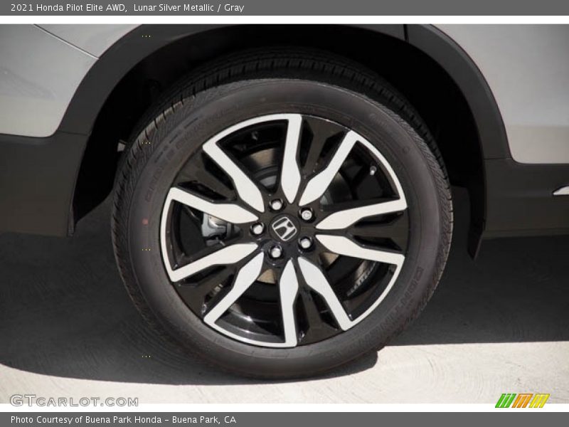 Lunar Silver Metallic / Gray 2021 Honda Pilot Elite AWD