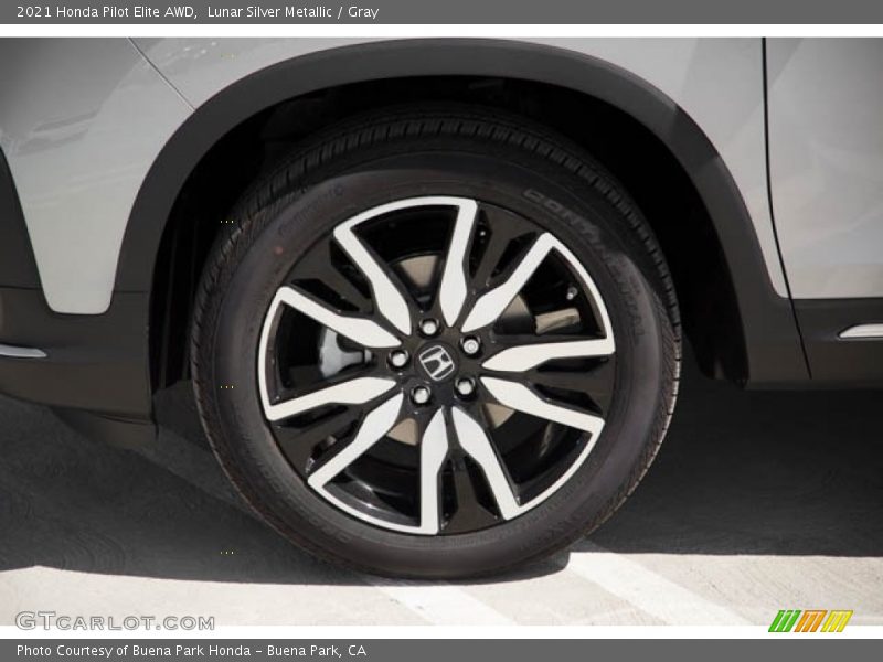Lunar Silver Metallic / Gray 2021 Honda Pilot Elite AWD