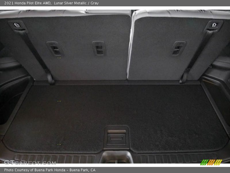 Lunar Silver Metallic / Gray 2021 Honda Pilot Elite AWD