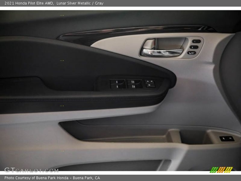 Lunar Silver Metallic / Gray 2021 Honda Pilot Elite AWD