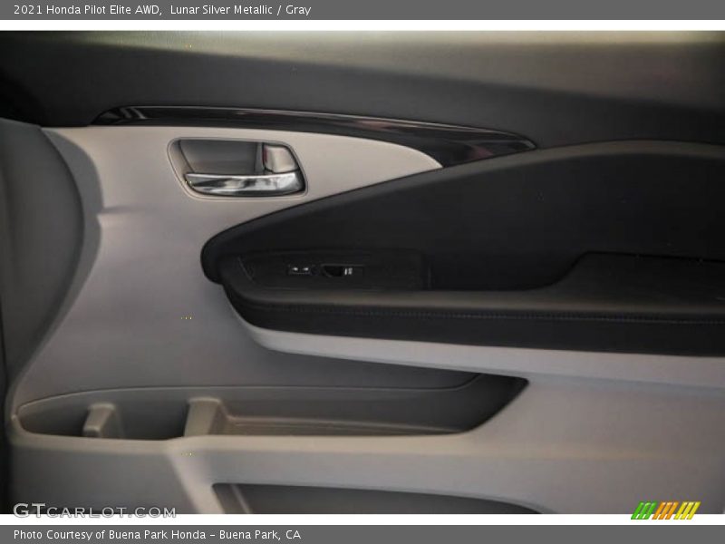 Lunar Silver Metallic / Gray 2021 Honda Pilot Elite AWD
