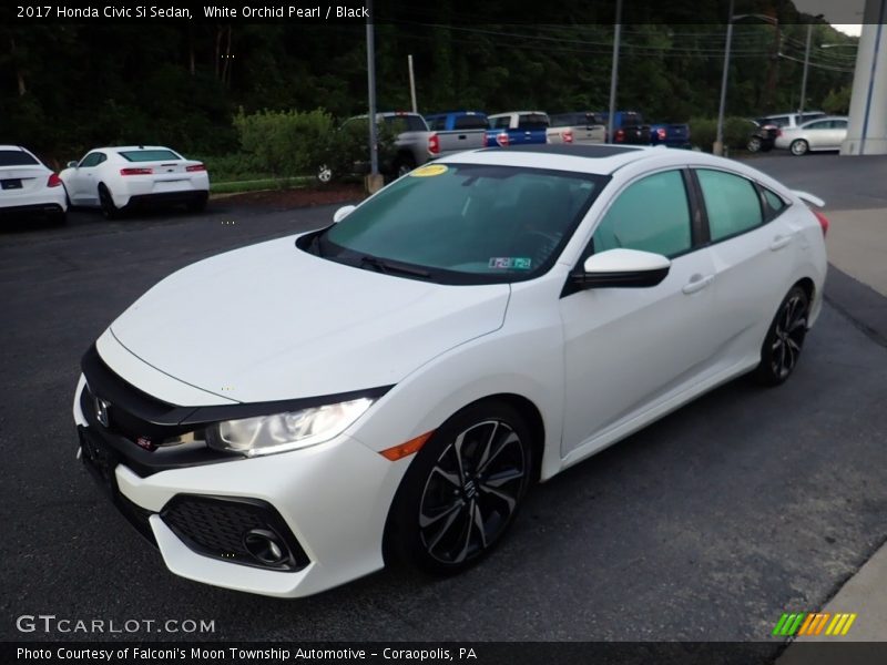 Front 3/4 View of 2017 Civic Si Sedan