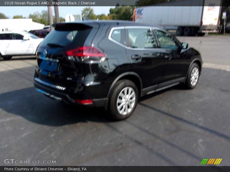 Magnetic Black / Charcoal 2018 Nissan Rogue S AWD