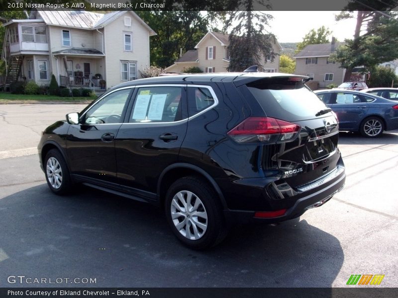 Magnetic Black / Charcoal 2018 Nissan Rogue S AWD