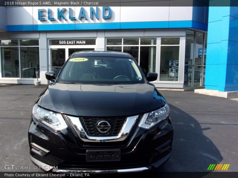 Magnetic Black / Charcoal 2018 Nissan Rogue S AWD