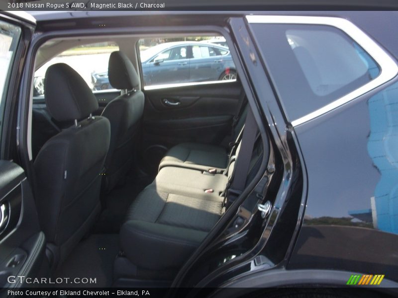 Magnetic Black / Charcoal 2018 Nissan Rogue S AWD