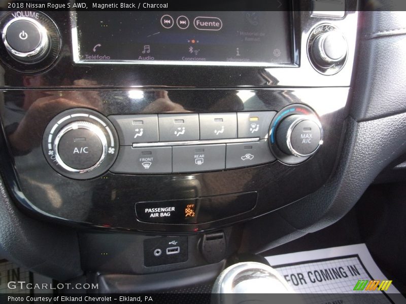 Magnetic Black / Charcoal 2018 Nissan Rogue S AWD