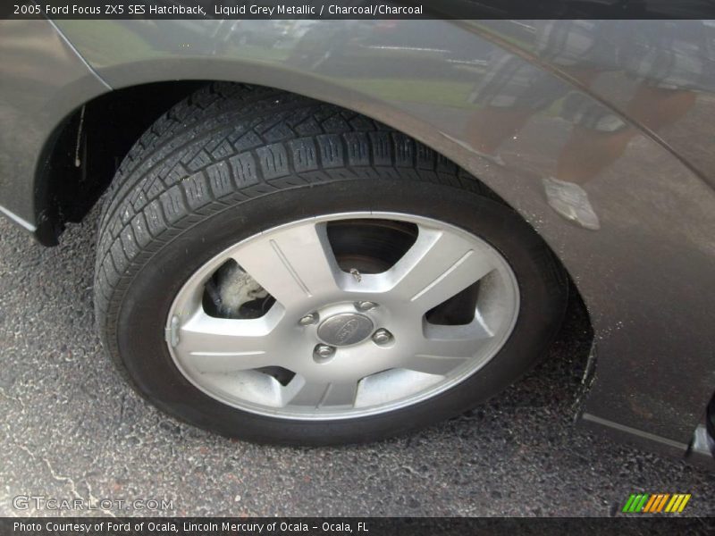 Liquid Grey Metallic / Charcoal/Charcoal 2005 Ford Focus ZX5 SES Hatchback