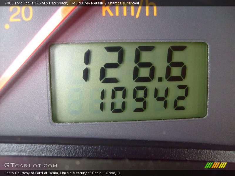 Liquid Grey Metallic / Charcoal/Charcoal 2005 Ford Focus ZX5 SES Hatchback