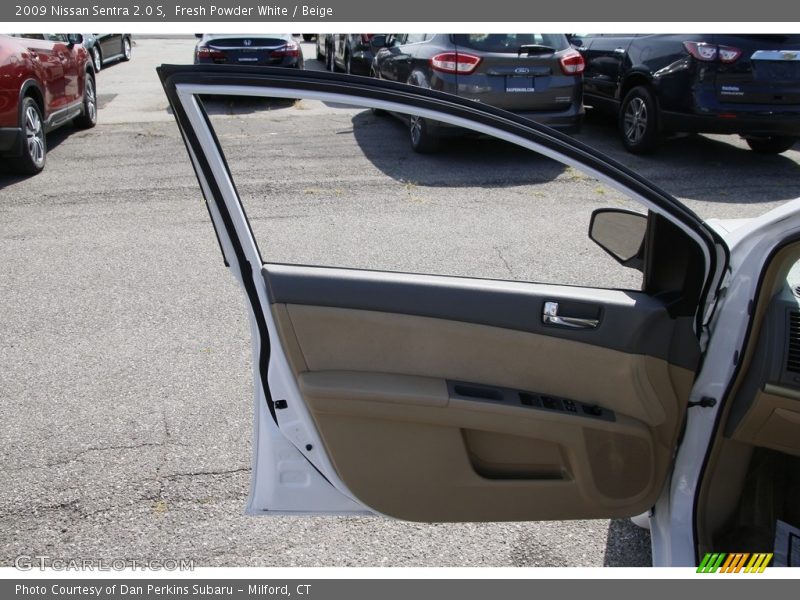 Fresh Powder White / Beige 2009 Nissan Sentra 2.0 S