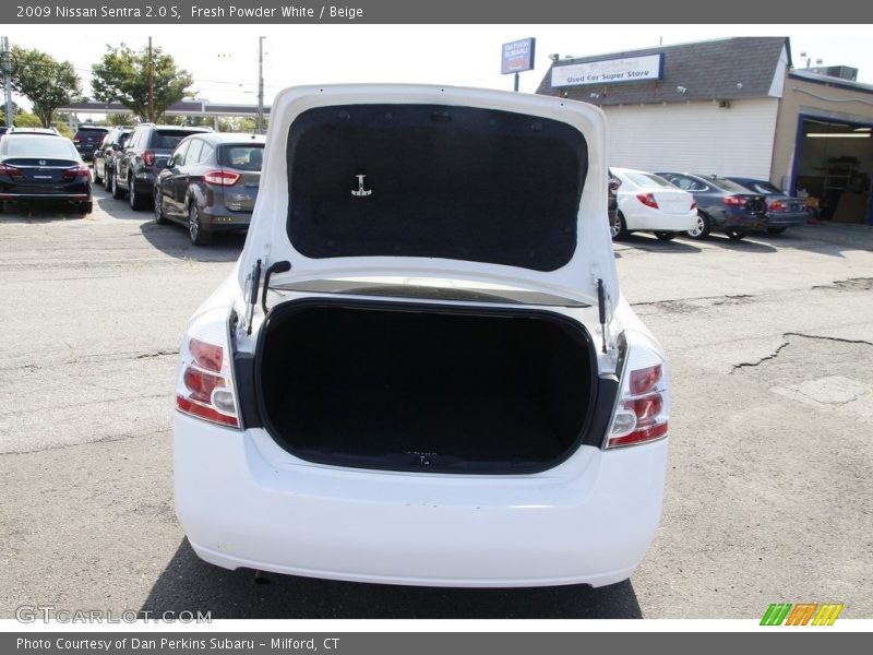 Fresh Powder White / Beige 2009 Nissan Sentra 2.0 S