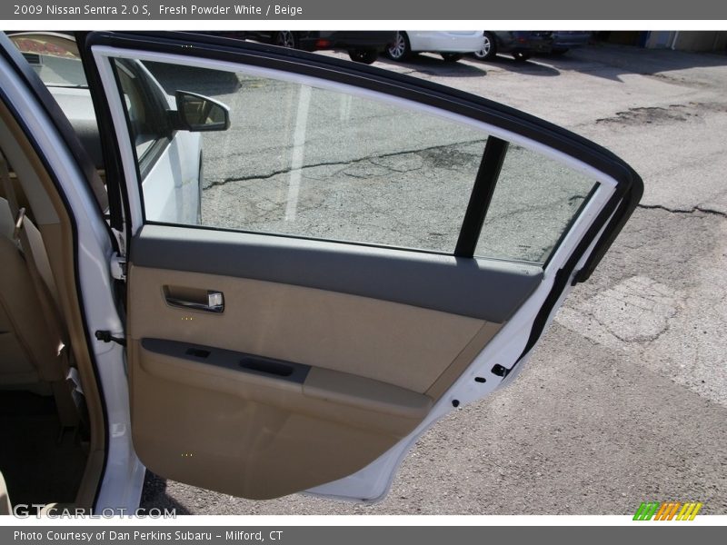 Fresh Powder White / Beige 2009 Nissan Sentra 2.0 S