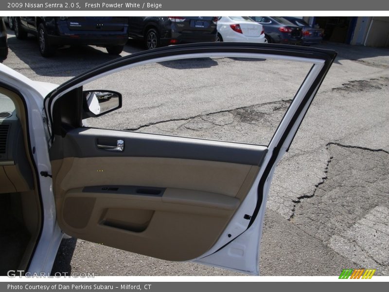 Fresh Powder White / Beige 2009 Nissan Sentra 2.0 S