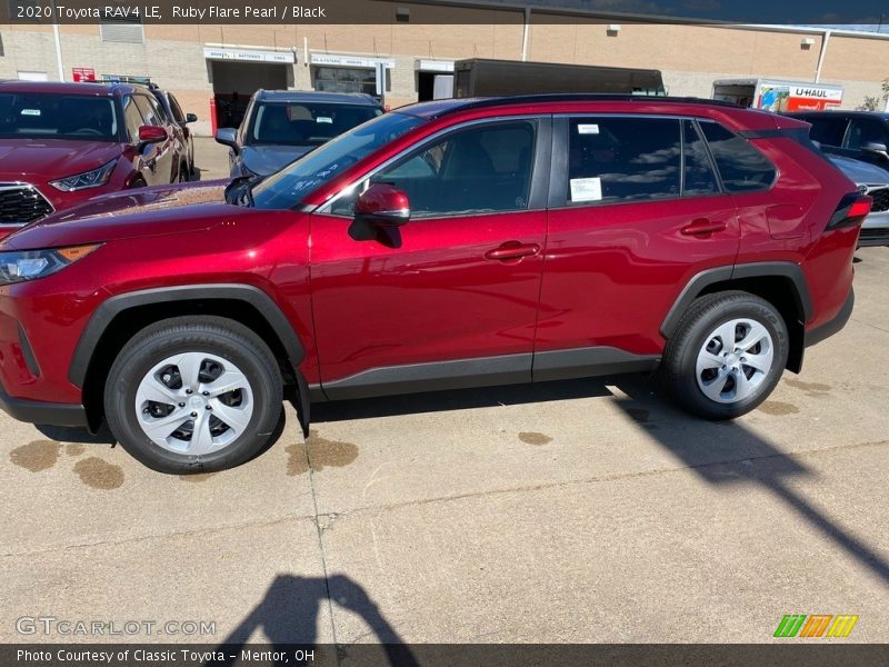 Ruby Flare Pearl / Black 2020 Toyota RAV4 LE