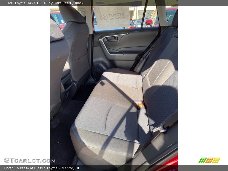 Ruby Flare Pearl / Black 2020 Toyota RAV4 LE