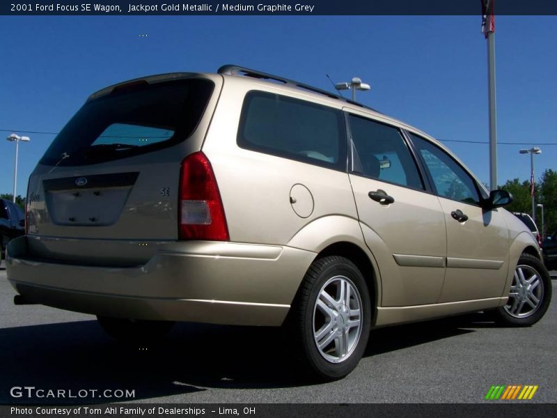 Jackpot Gold Metallic / Medium Graphite Grey 2001 Ford Focus SE Wagon