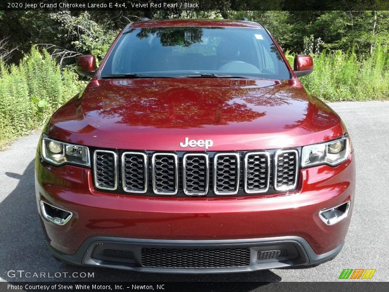 Velvet Red Pearl / Black 2020 Jeep Grand Cherokee Laredo E 4x4