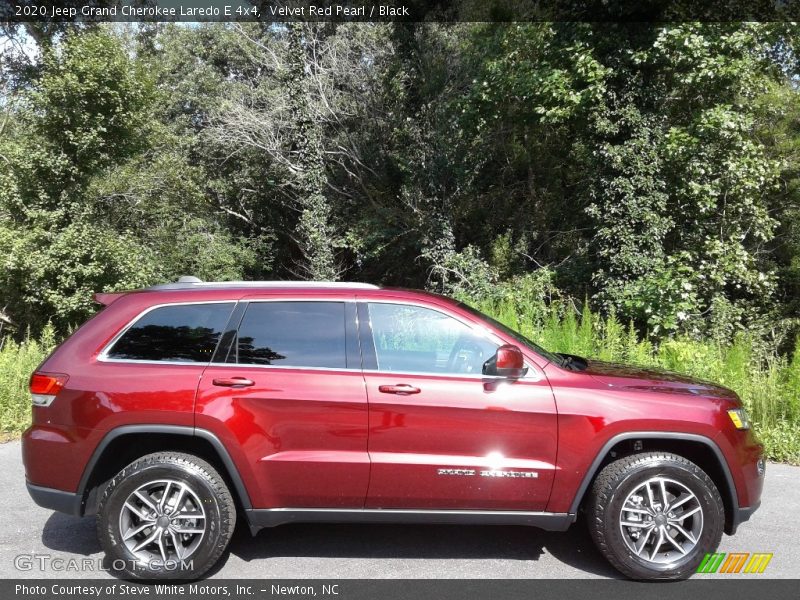 Velvet Red Pearl / Black 2020 Jeep Grand Cherokee Laredo E 4x4