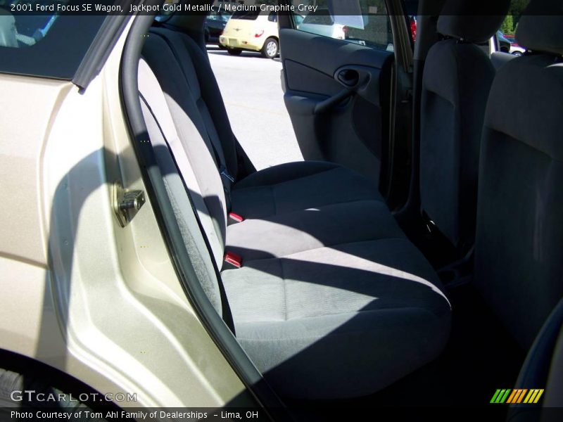 Jackpot Gold Metallic / Medium Graphite Grey 2001 Ford Focus SE Wagon