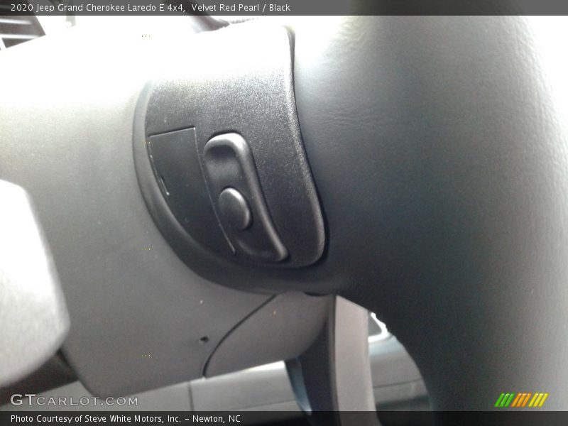 Velvet Red Pearl / Black 2020 Jeep Grand Cherokee Laredo E 4x4