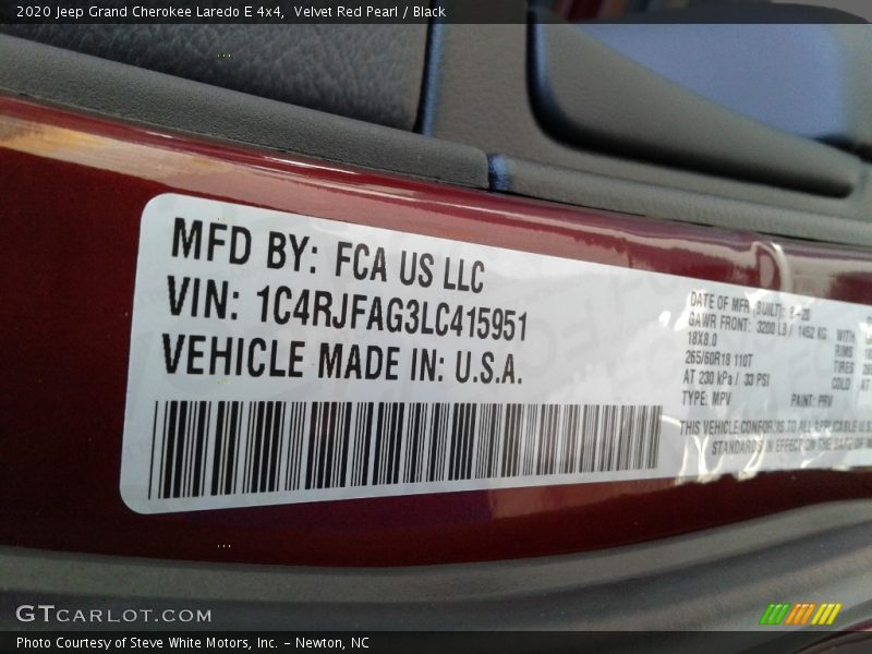 Velvet Red Pearl / Black 2020 Jeep Grand Cherokee Laredo E 4x4