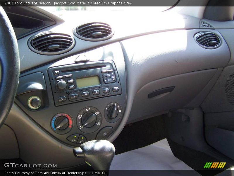 Jackpot Gold Metallic / Medium Graphite Grey 2001 Ford Focus SE Wagon