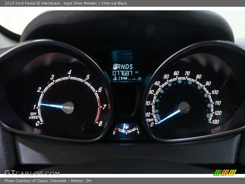 Ingot Silver Metallic / Charcoal Black 2016 Ford Fiesta SE Hatchback