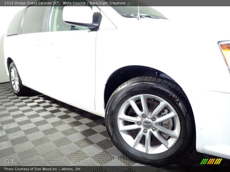 White Knuckle / Black/Light Graystone 2019 Dodge Grand Caravan SXT