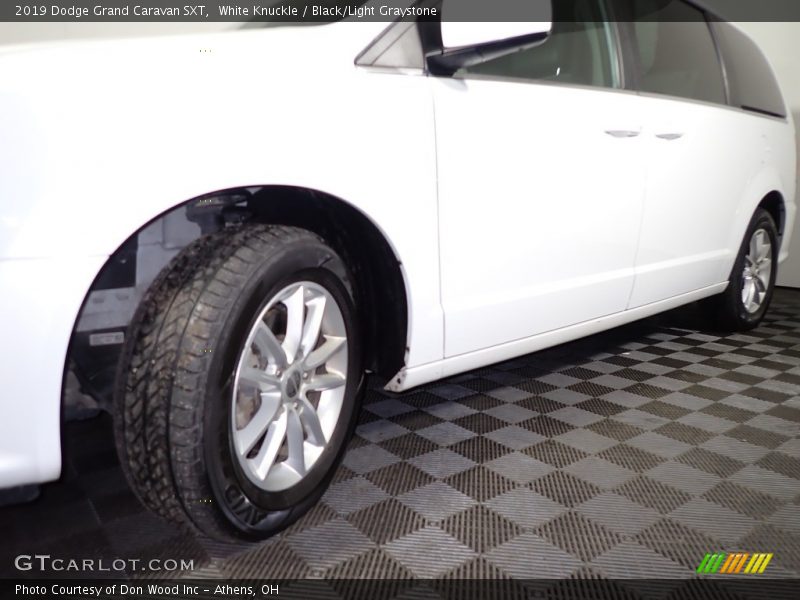 White Knuckle / Black/Light Graystone 2019 Dodge Grand Caravan SXT