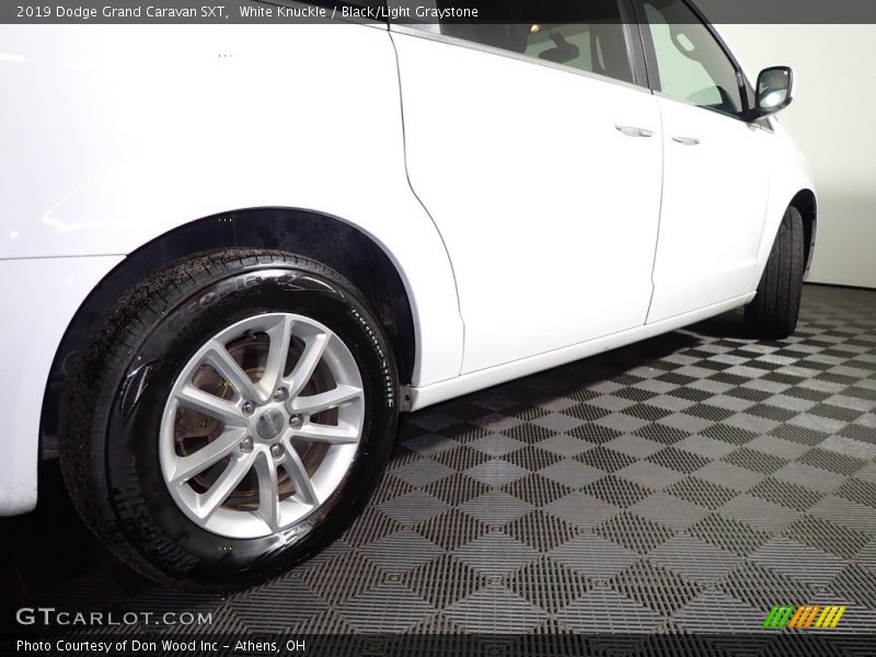 White Knuckle / Black/Light Graystone 2019 Dodge Grand Caravan SXT