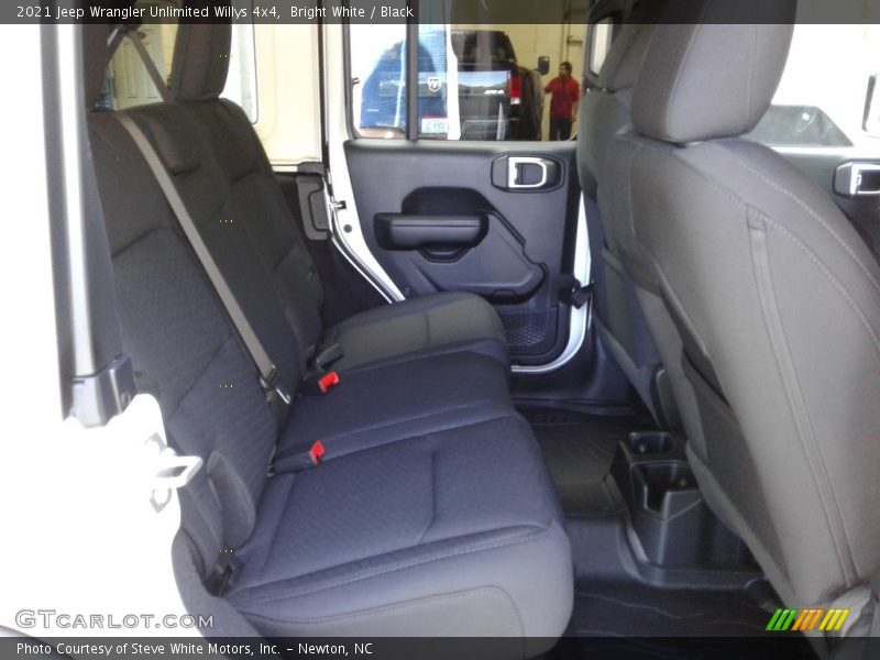 Bright White / Black 2021 Jeep Wrangler Unlimited Willys 4x4