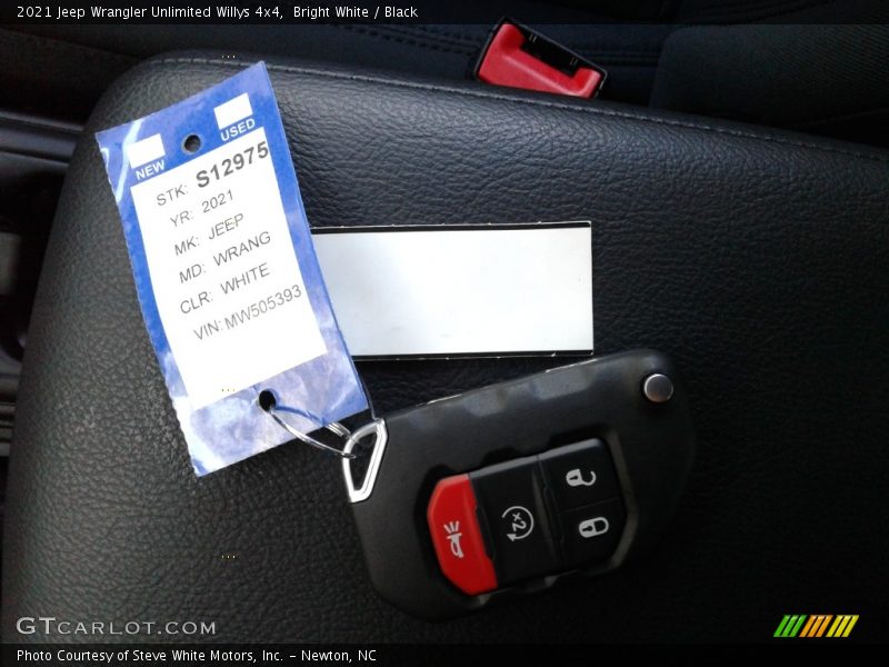 Bright White / Black 2021 Jeep Wrangler Unlimited Willys 4x4