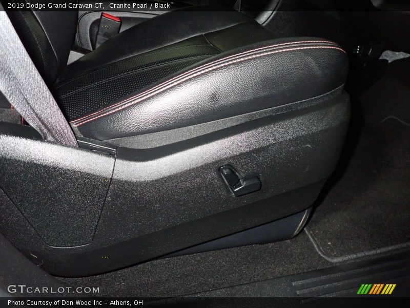 Granite Pearl / Black 2019 Dodge Grand Caravan GT