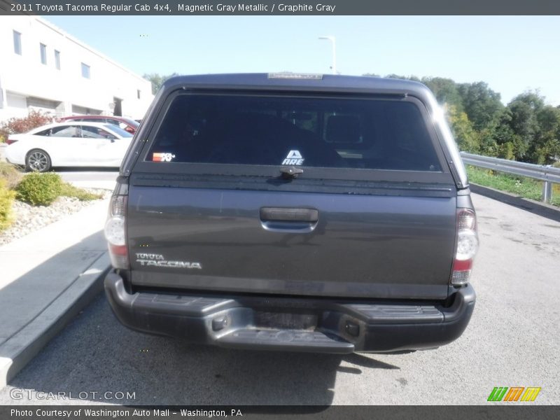 Magnetic Gray Metallic / Graphite Gray 2011 Toyota Tacoma Regular Cab 4x4