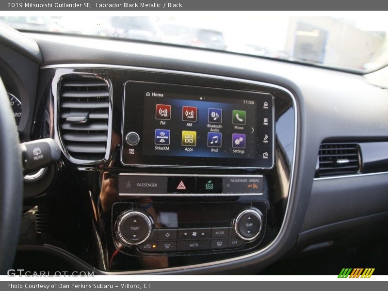 Labrador Black Metallic / Black 2019 Mitsubishi Outlander SE